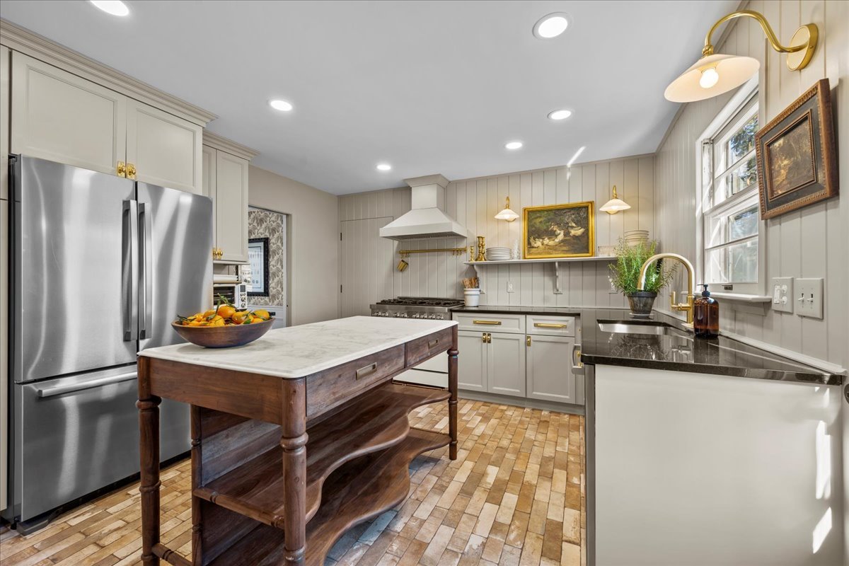 1489 N Sheridan Road