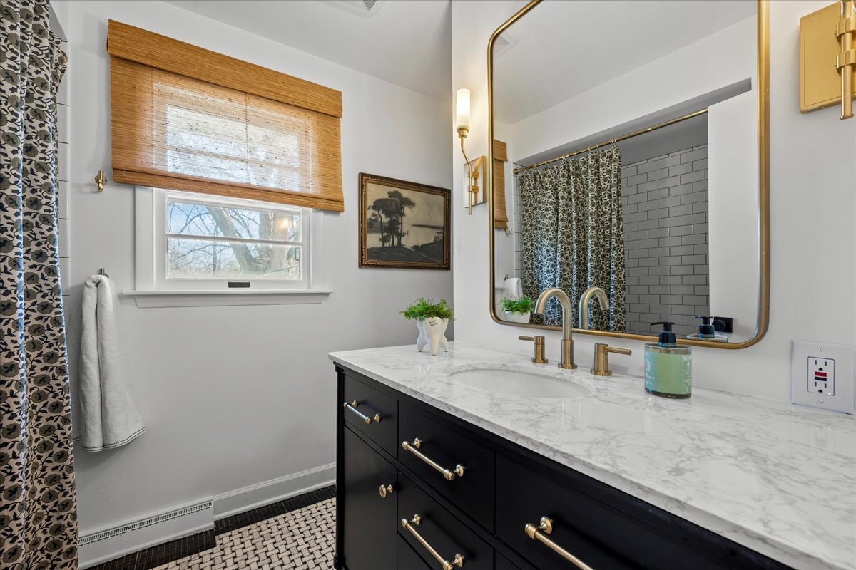 1489 N Sheridan Road