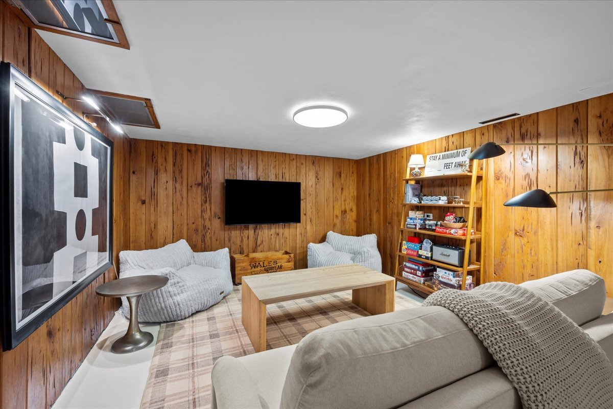 1489 N Sheridan Road