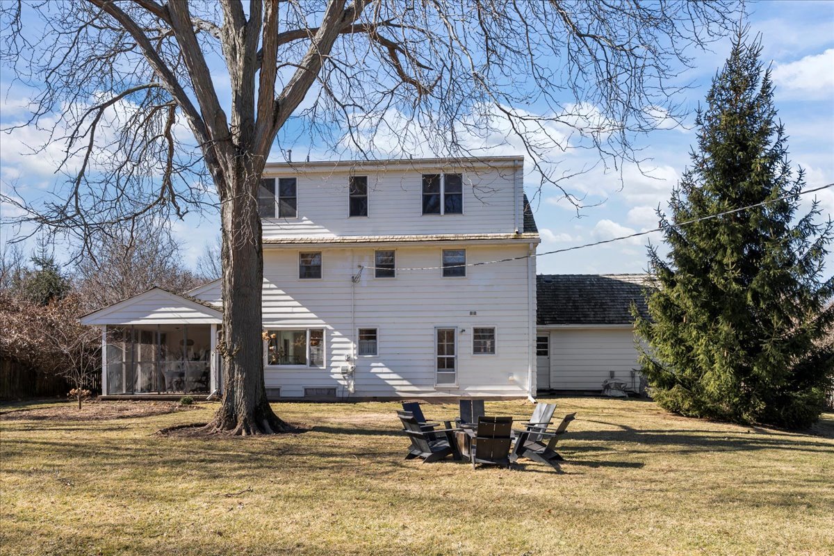 1489 N Sheridan Road