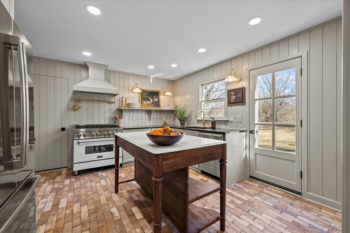 1489 N Sheridan Road