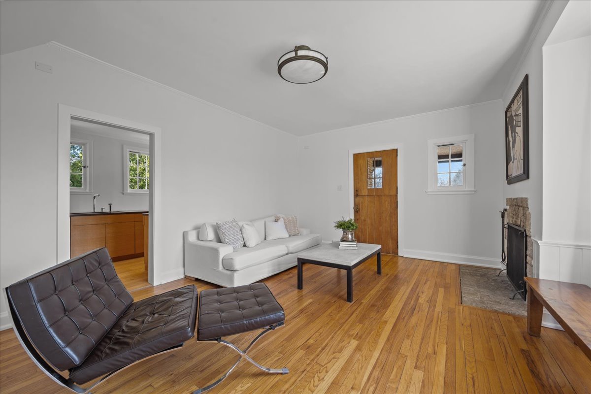 561 Hathaway Circle