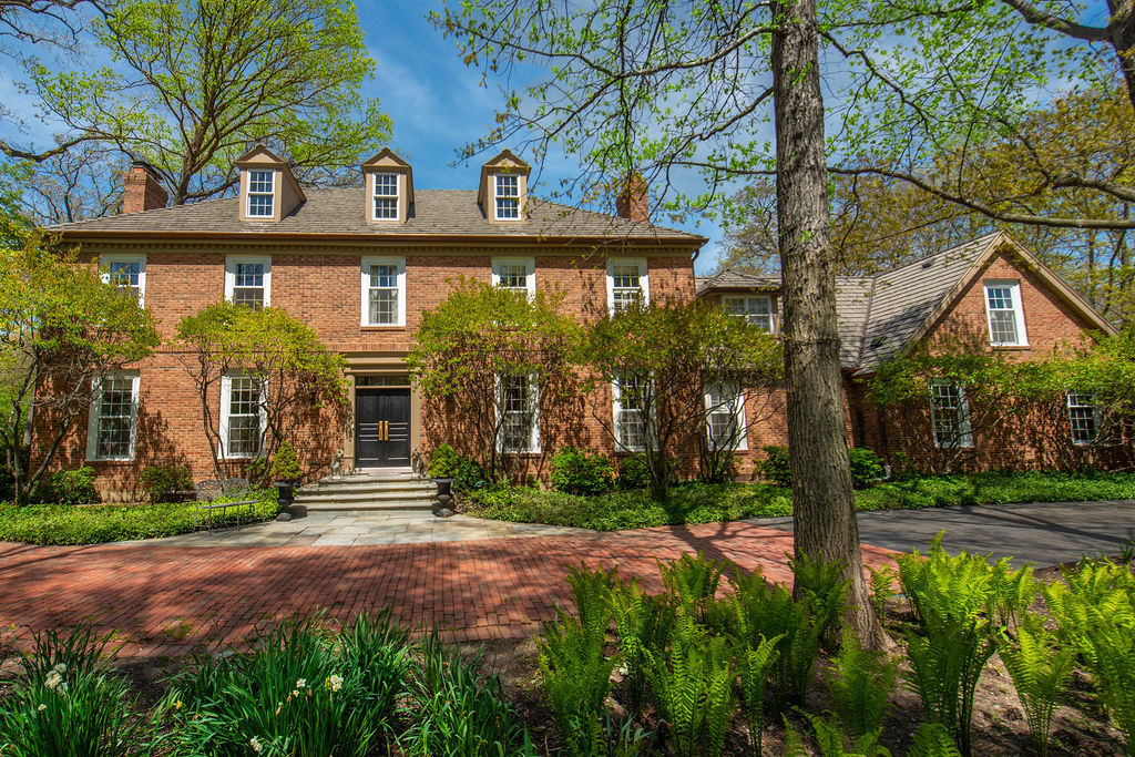 1200 Loch Lane