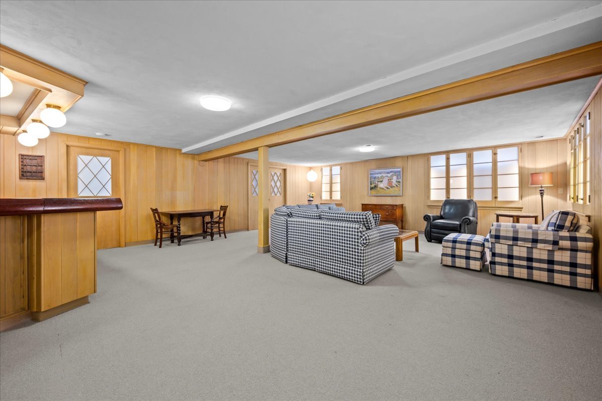 1060 Oak Knoll Drive