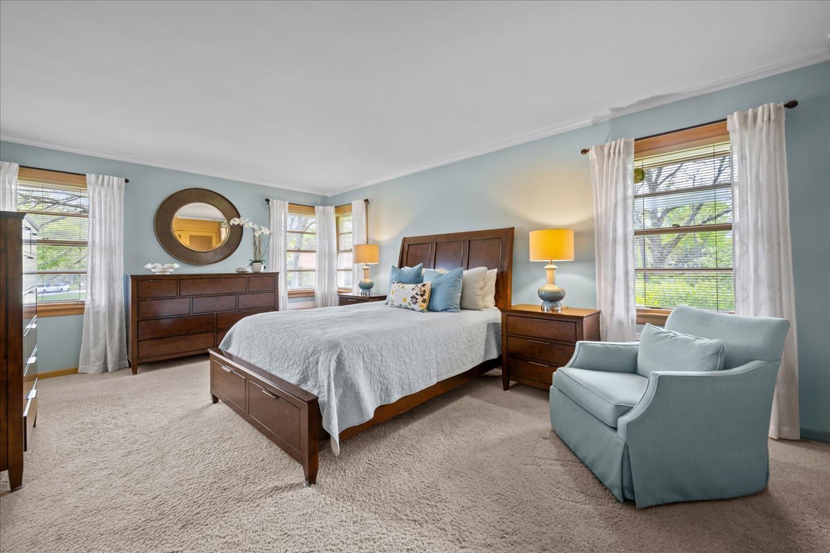 1060 Oak Knoll Drive