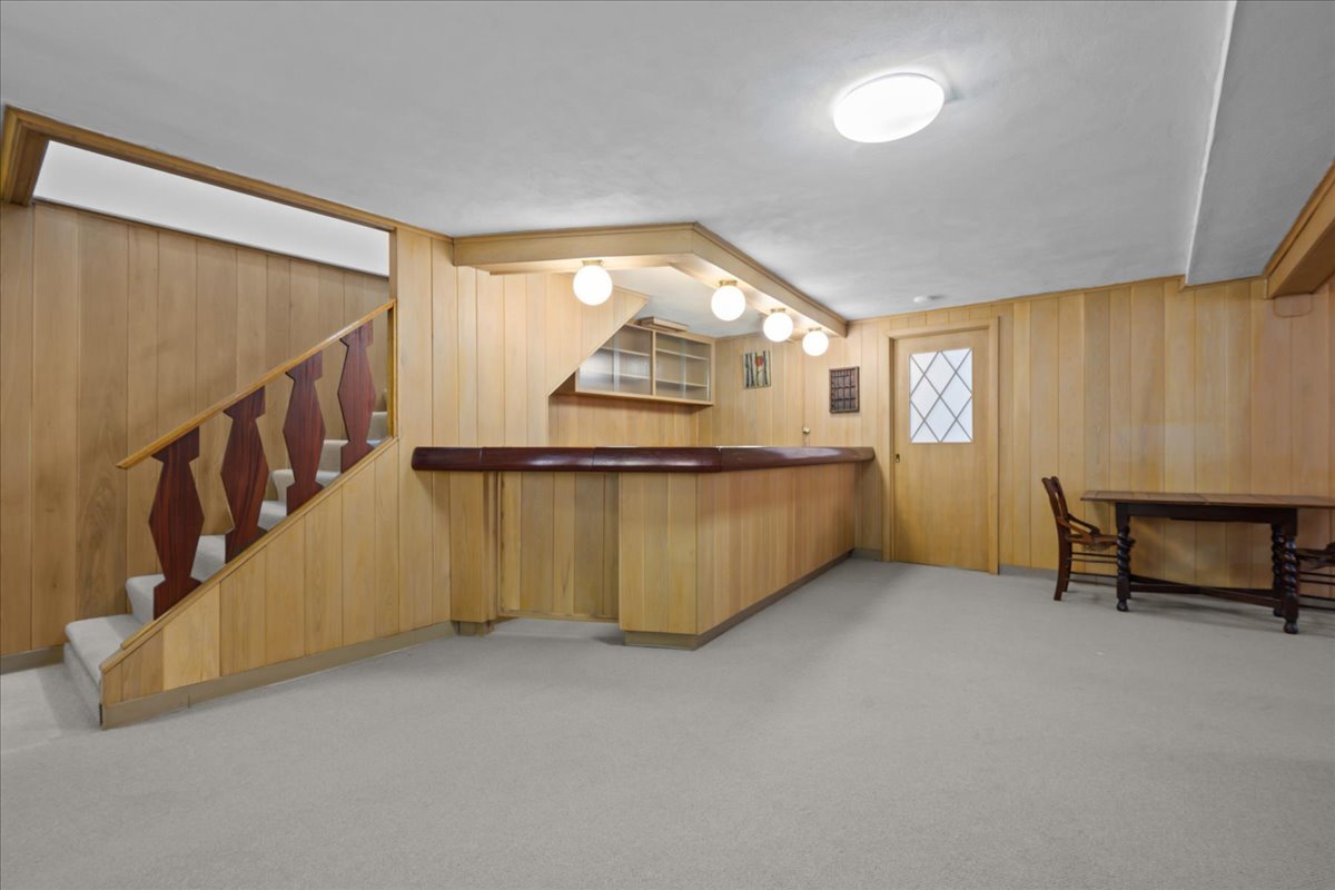 1060 Oak Knoll Drive