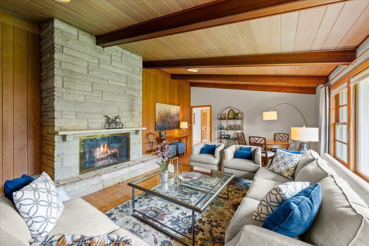 1060 Oak Knoll Drive