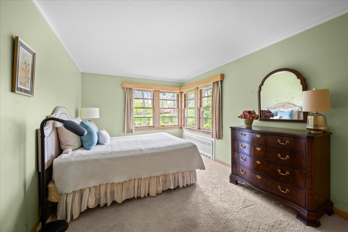 1060 Oak Knoll Drive