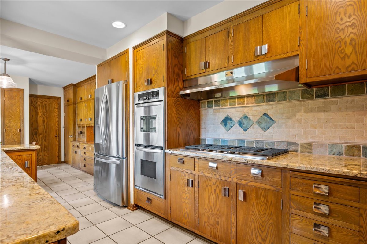 1060 Oak Knoll Drive