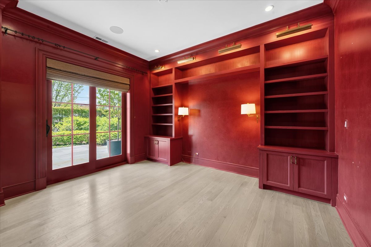 727 N McKinley Road Unit: 100