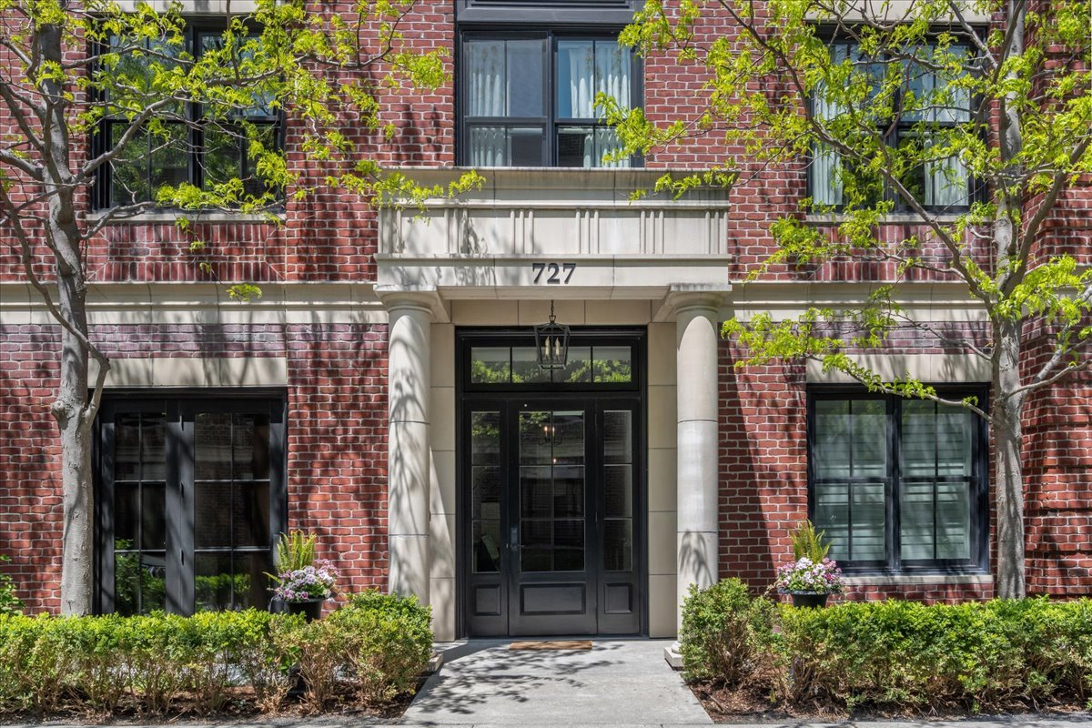 727 N McKinley Road Unit: 100