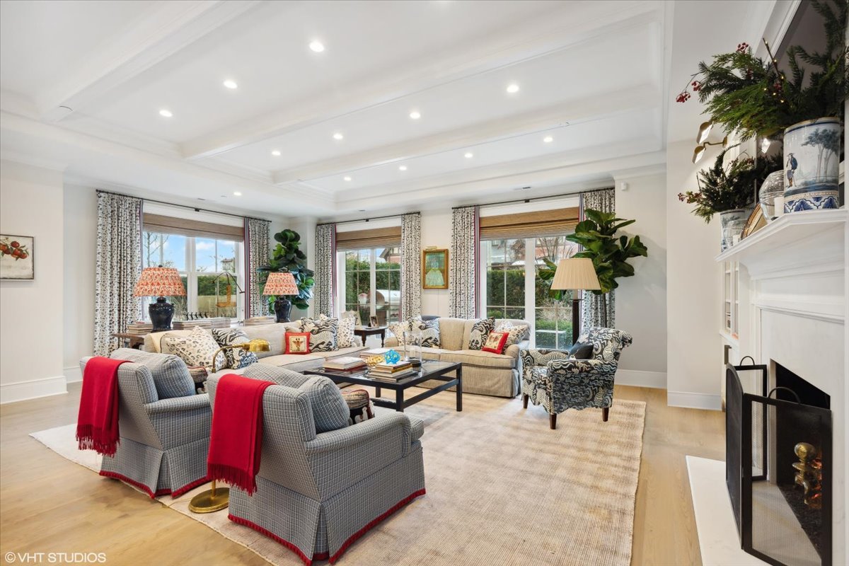 727 N McKinley Road Unit: 100