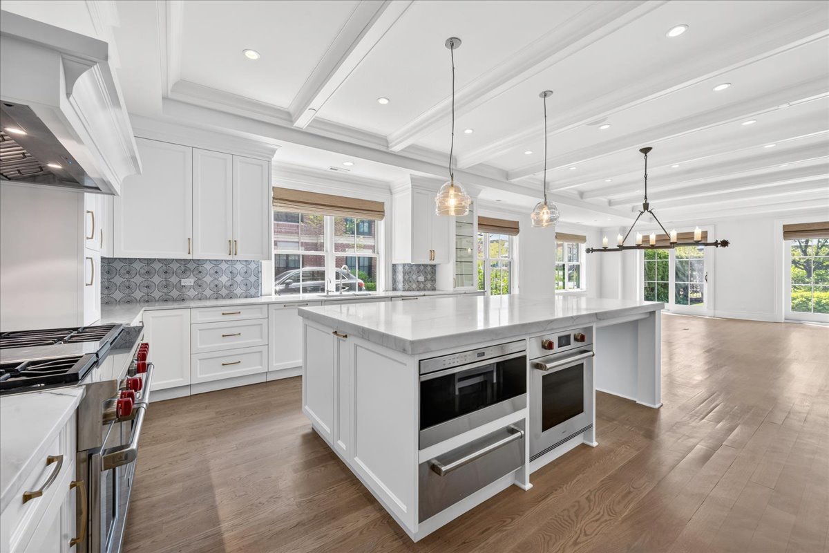 727 N McKinley Road Unit: 100