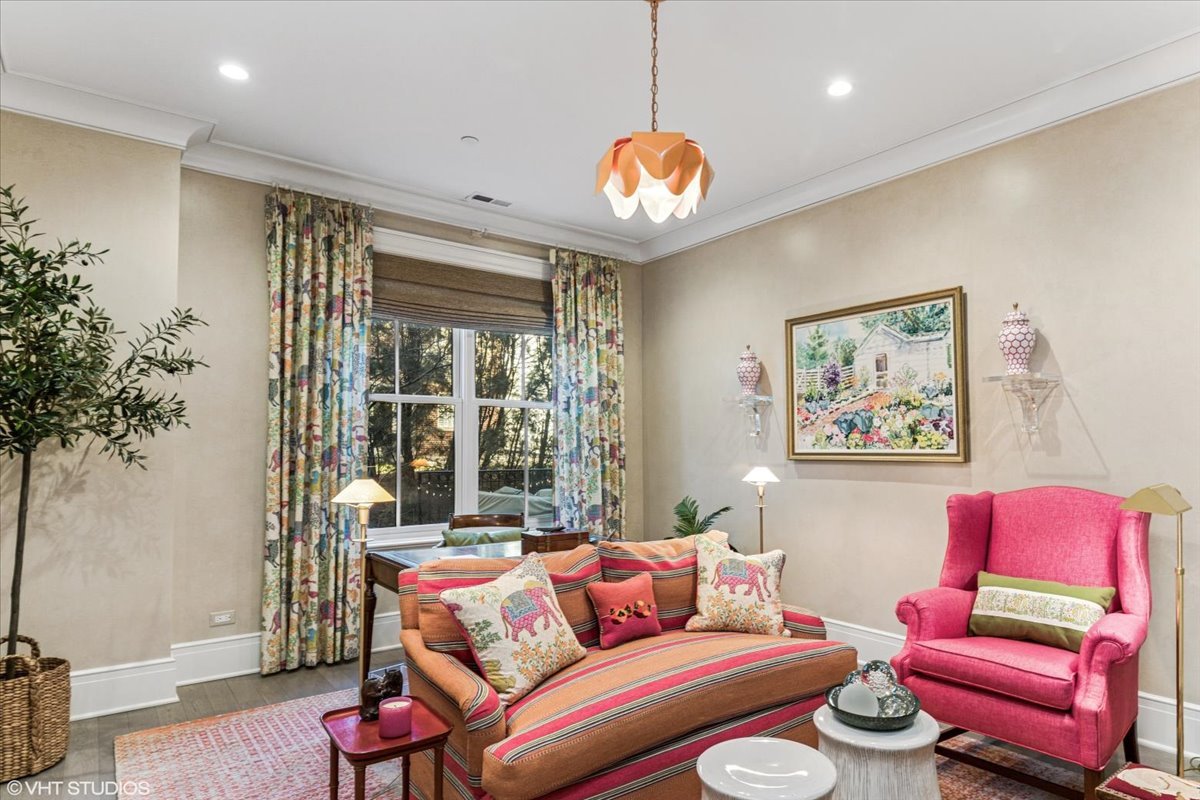 727 N McKinley Road Unit: 100