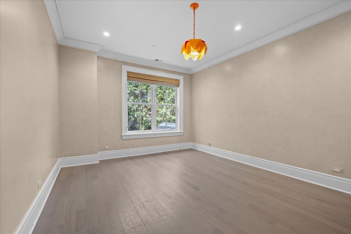 727 N McKinley Road Unit: 100