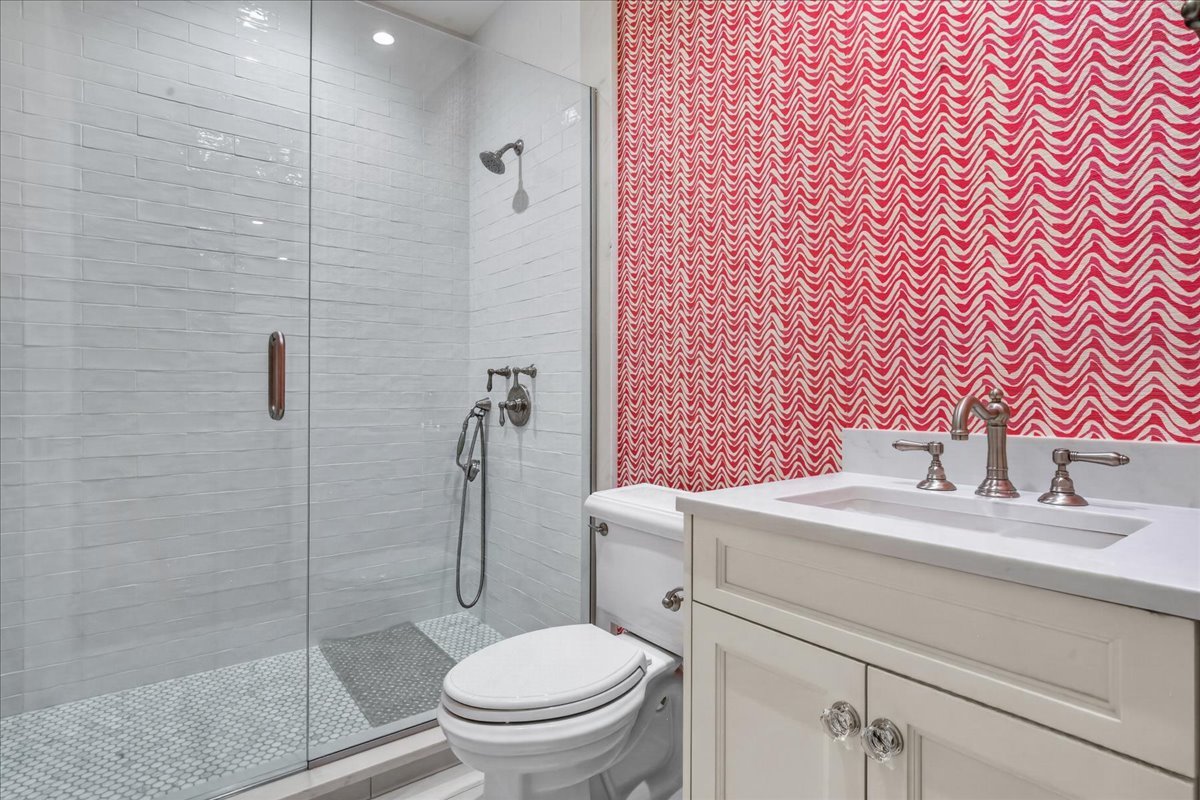 727 N McKinley Road Unit: 100