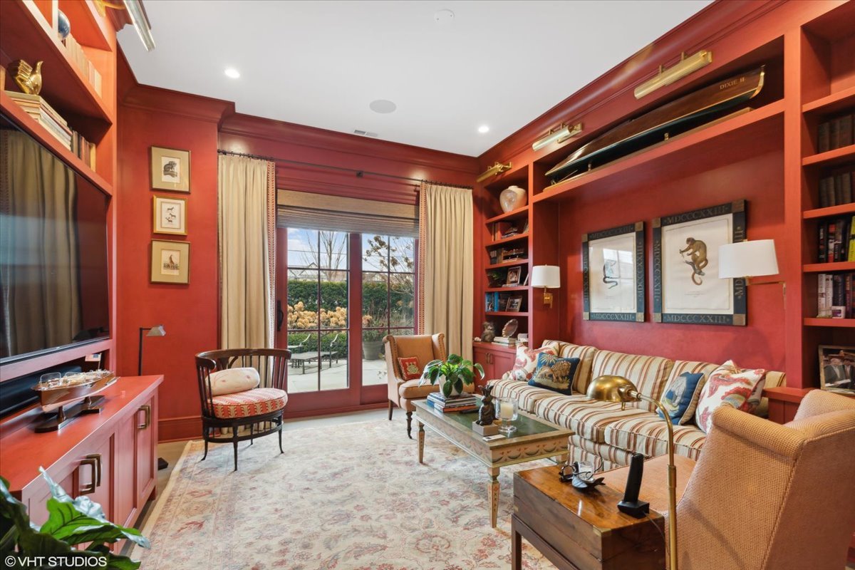 727 N McKinley Road Unit: 100