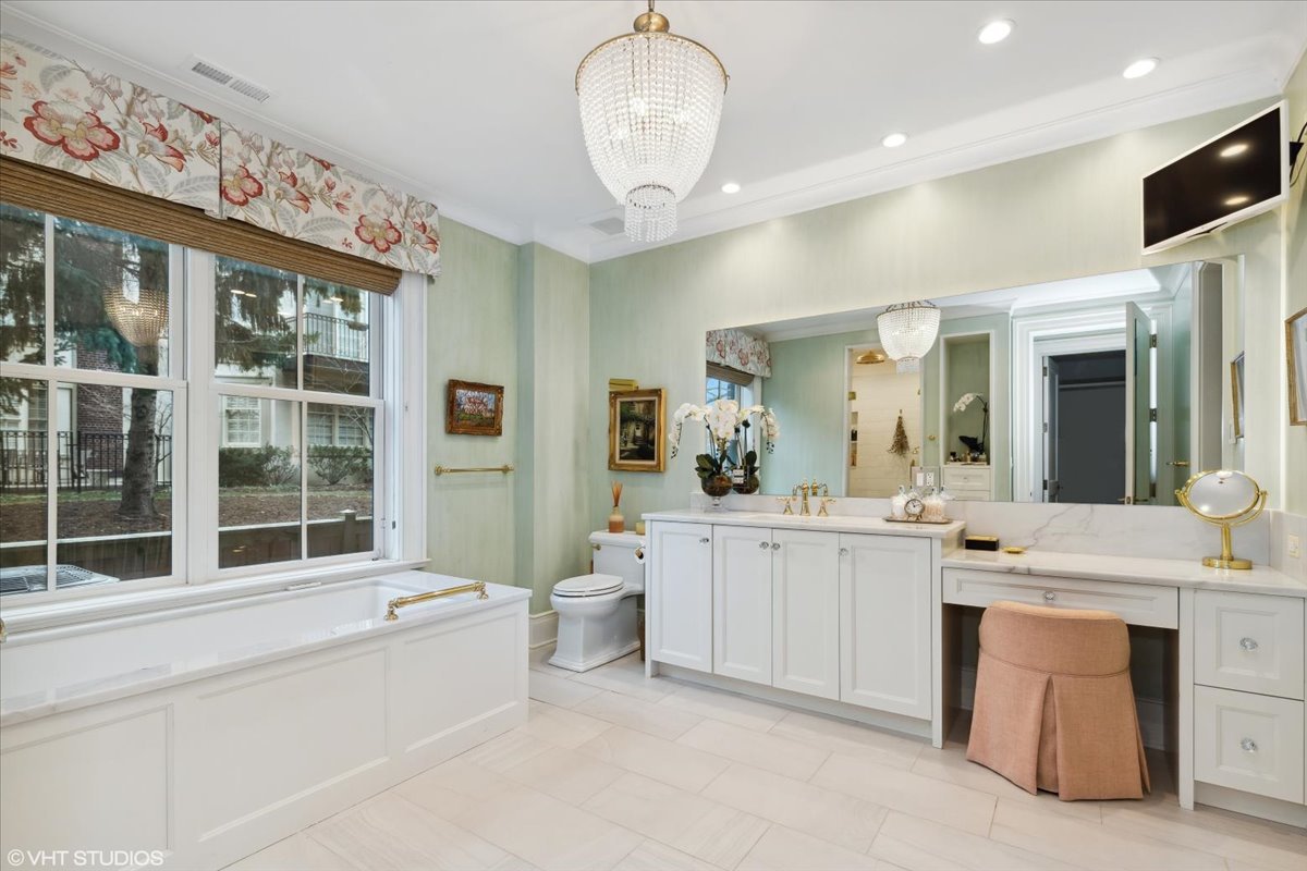 727 N McKinley Road Unit: 100