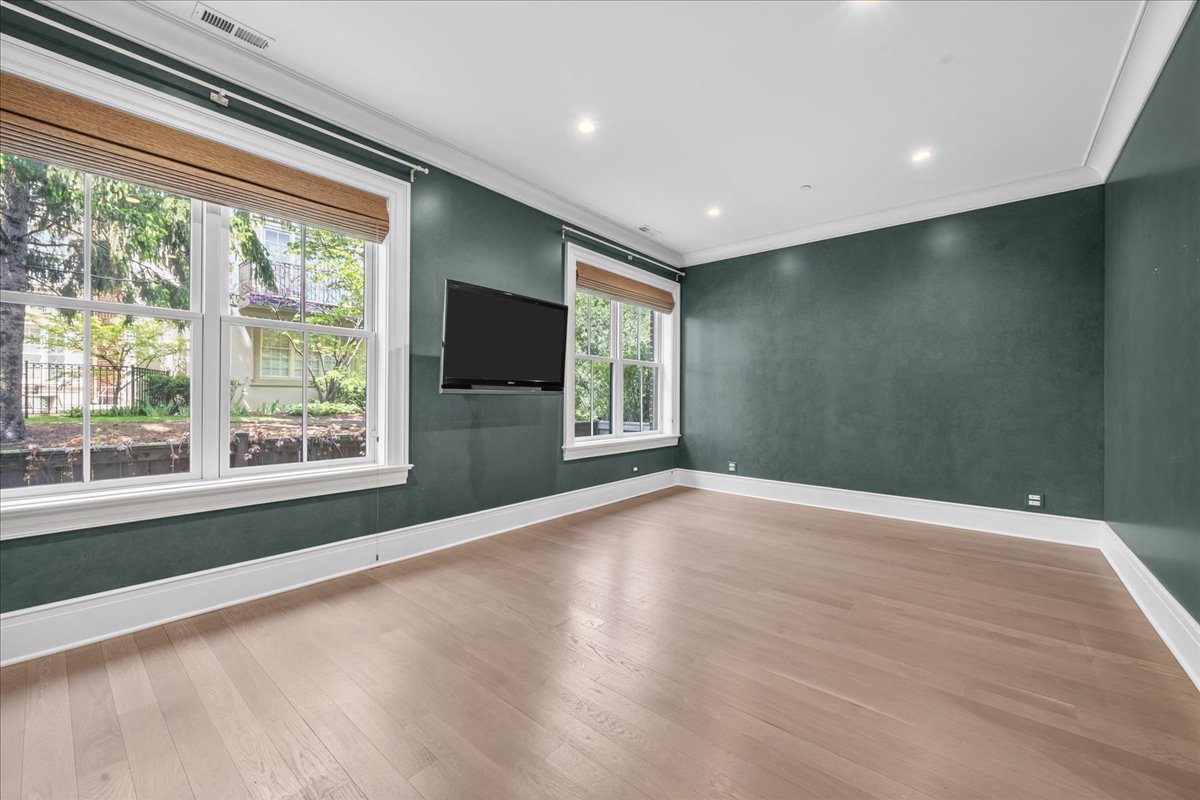 727 N McKinley Road Unit: 100