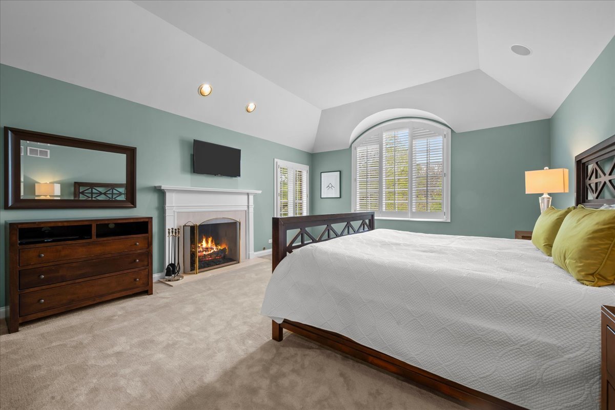 1310 LONGMEADOW Lane