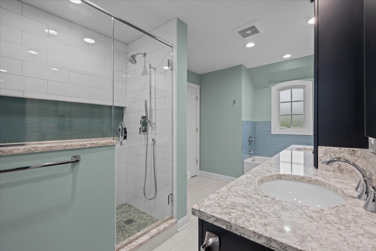 1310 LONGMEADOW Lane