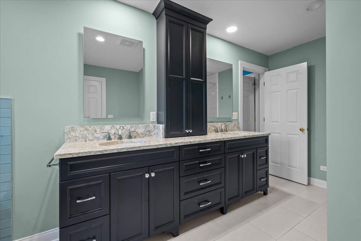 1310 LONGMEADOW Lane