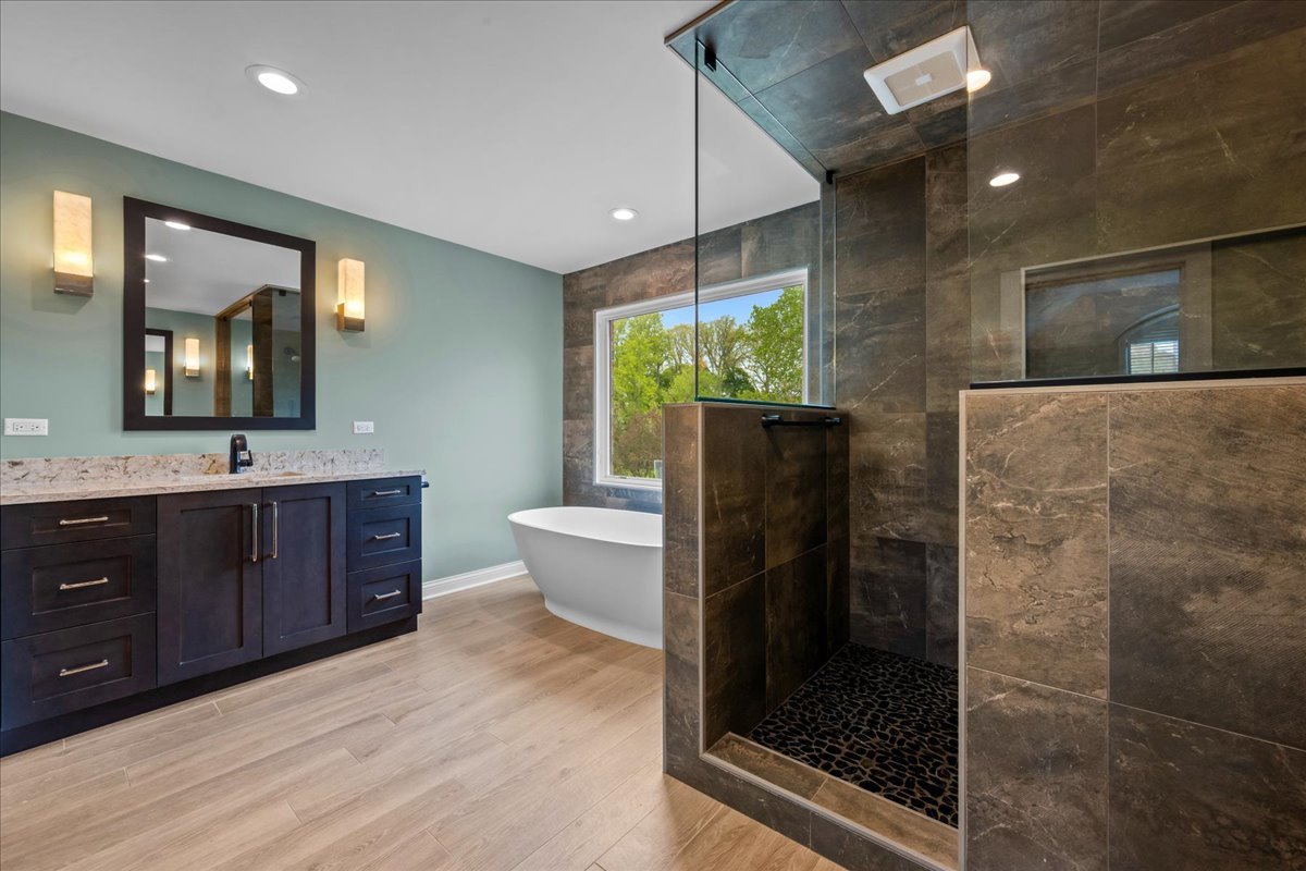 1310 LONGMEADOW Lane