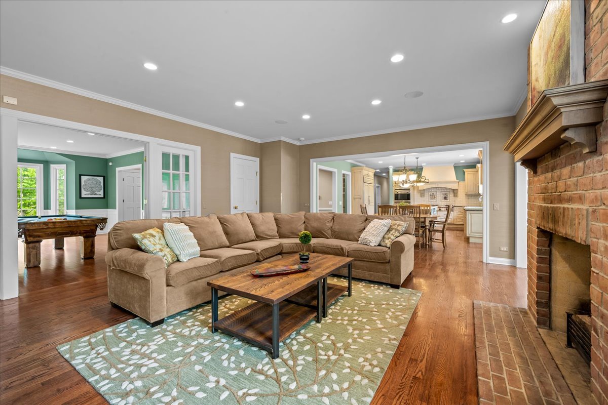 1310 LONGMEADOW Lane