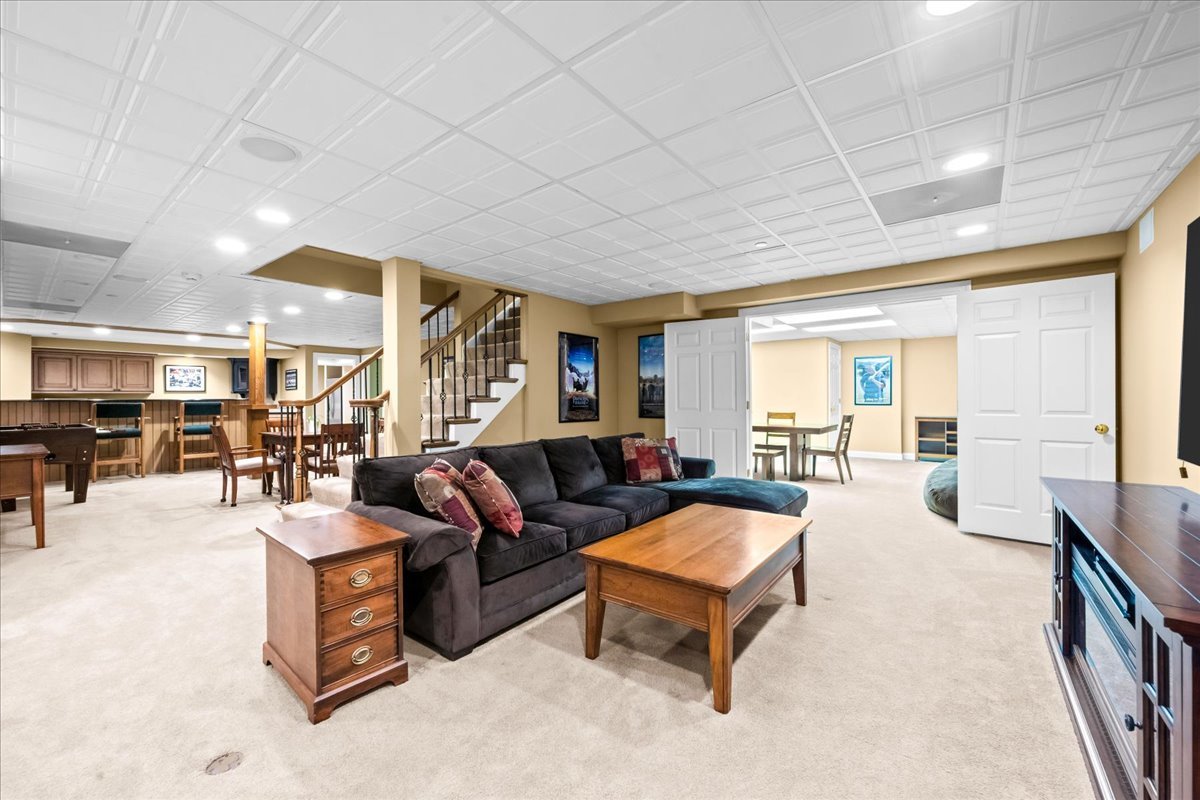 1310 LONGMEADOW Lane