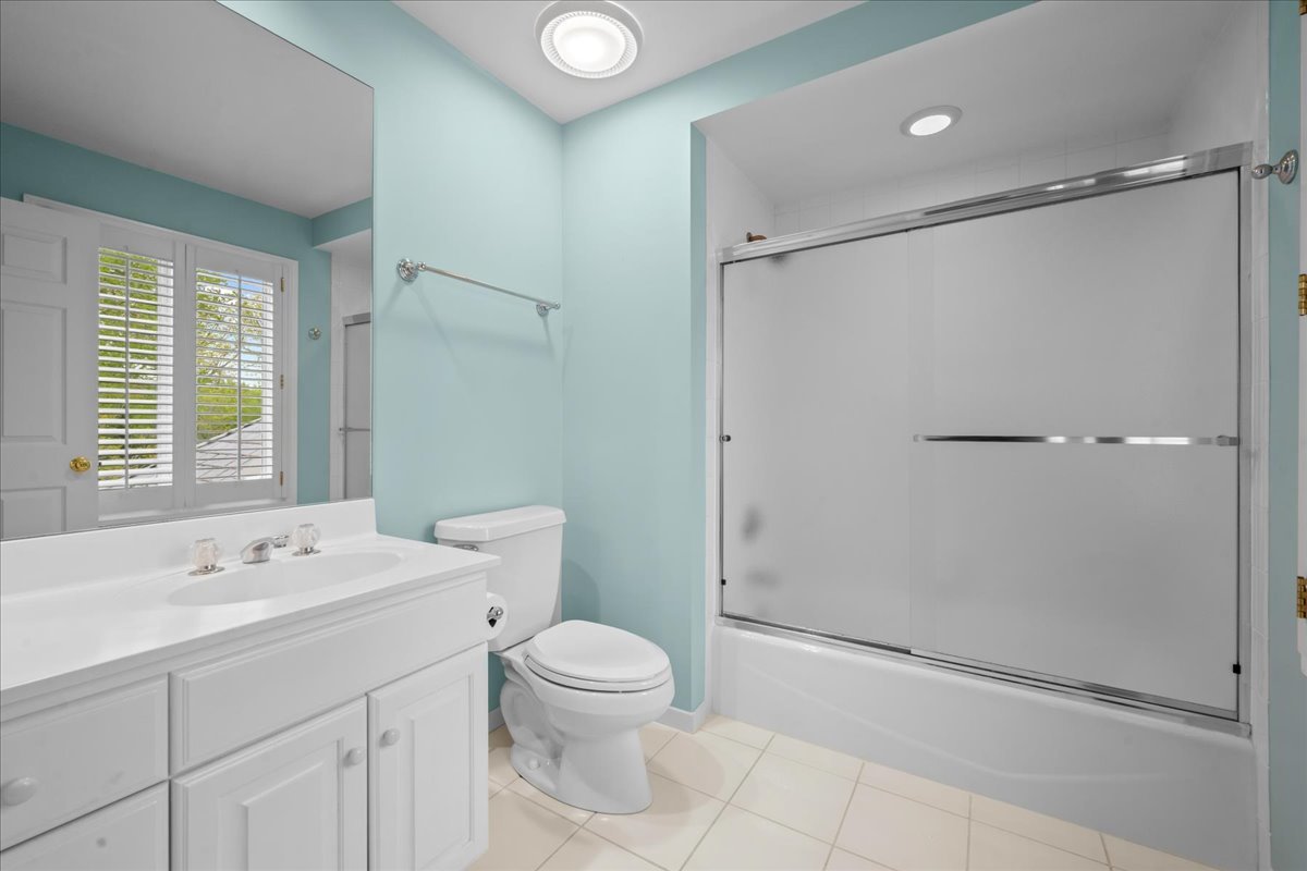 1310 LONGMEADOW Lane