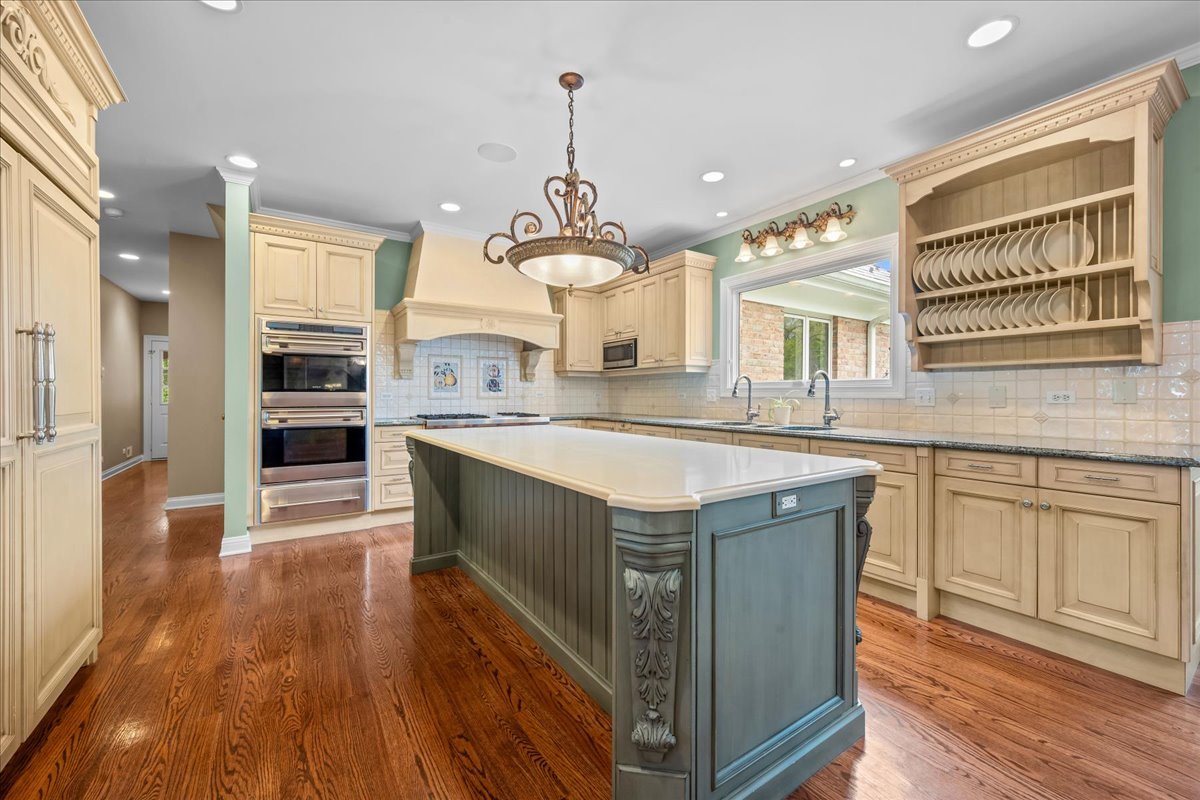 1310 LONGMEADOW Lane