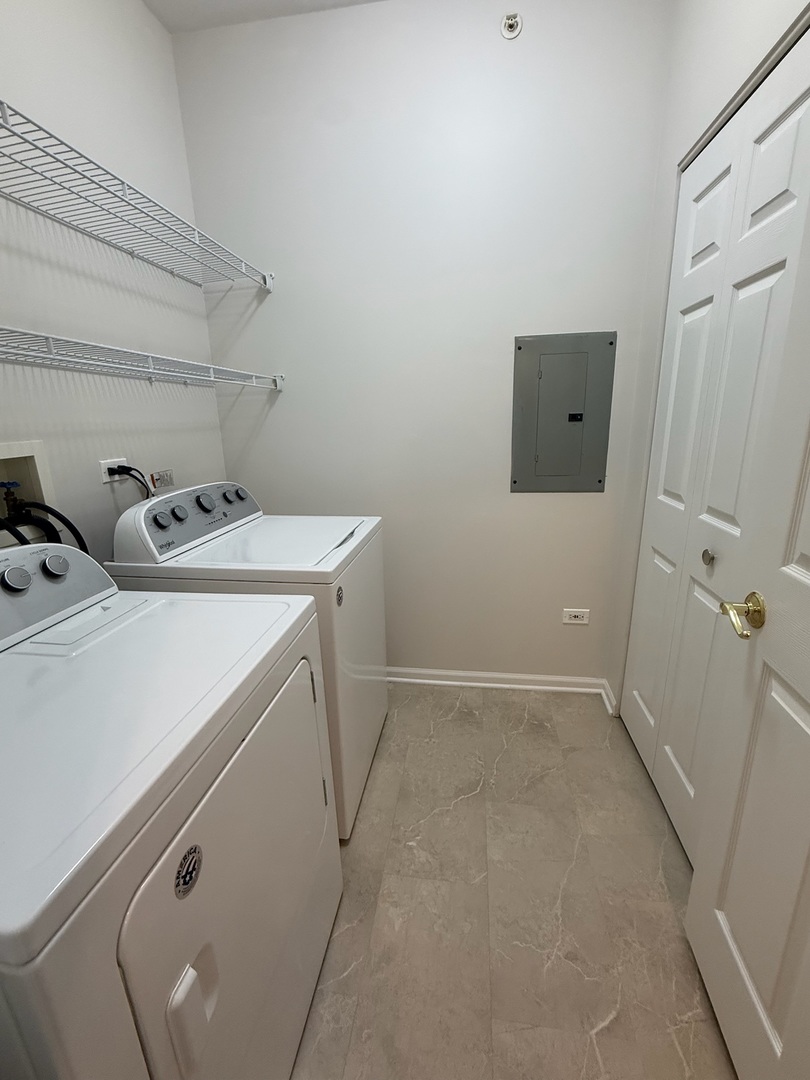 3317 Stratford Court Unit: 1D