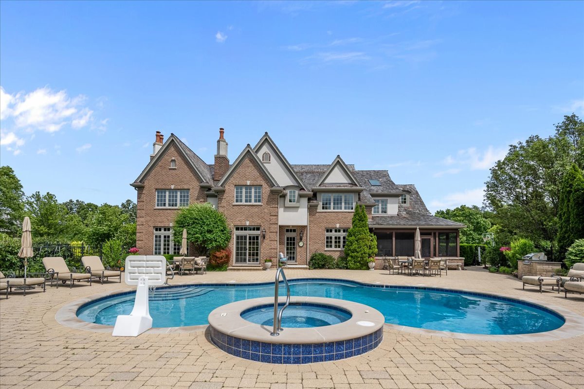 1690 Tallgrass Lane