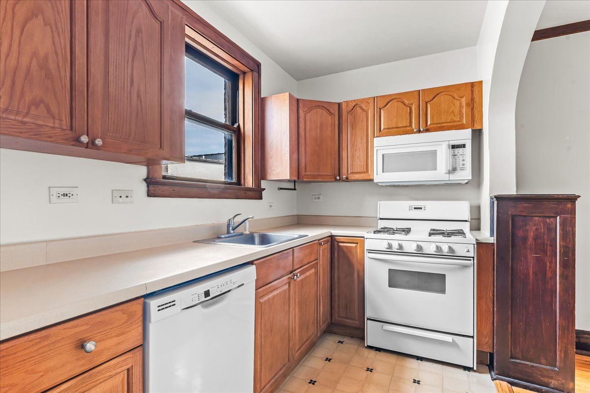909 Green Bay Road Unit: 3S