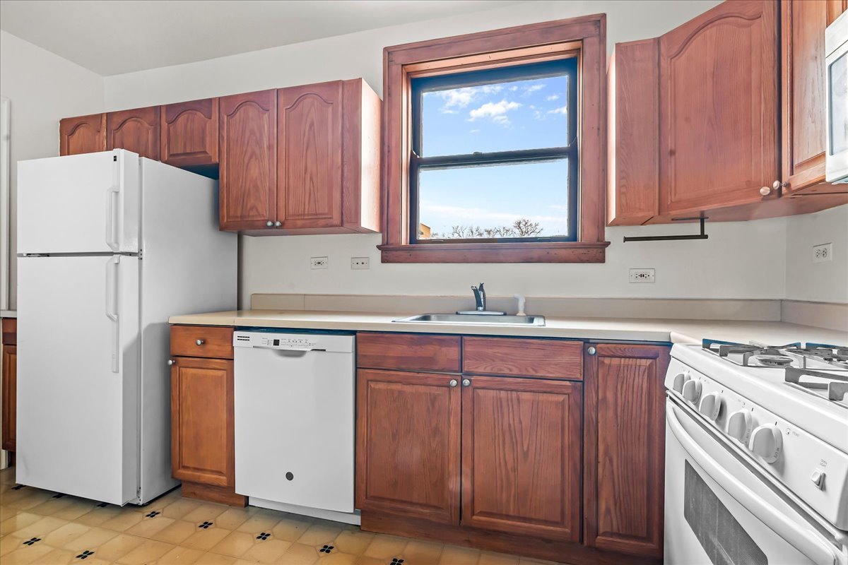 909 Green Bay Road Unit: 3S
