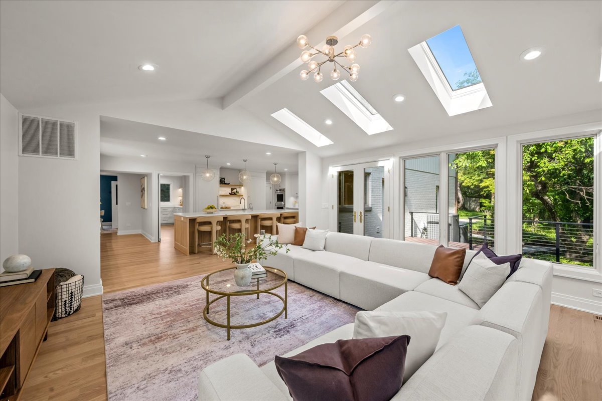 1221 Loch Lane
