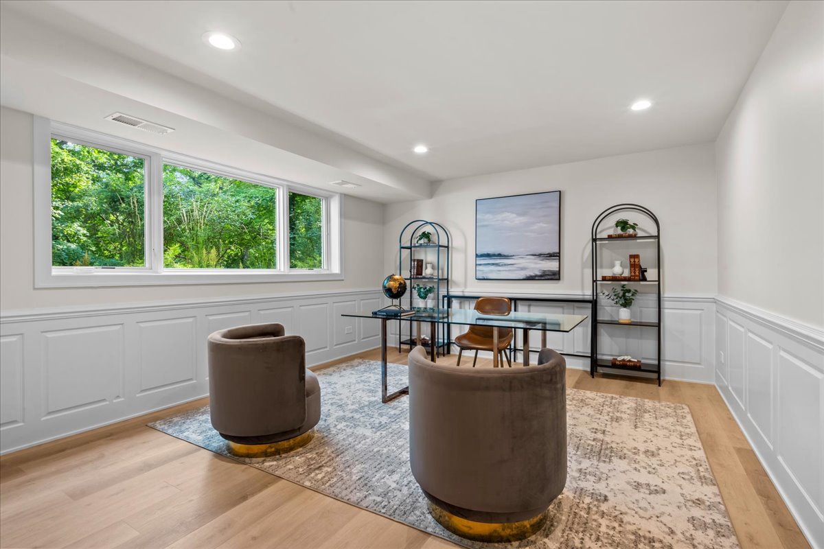 1221 Loch Lane