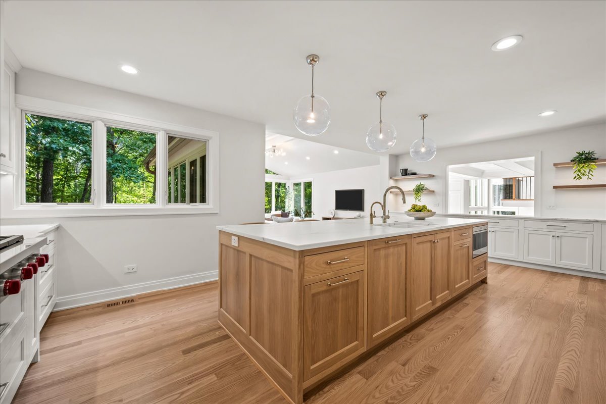 1221 Loch Lane