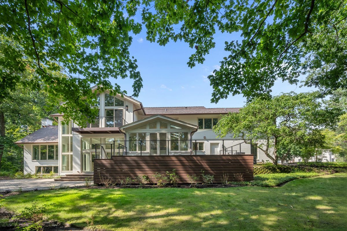 1221 Loch Lane