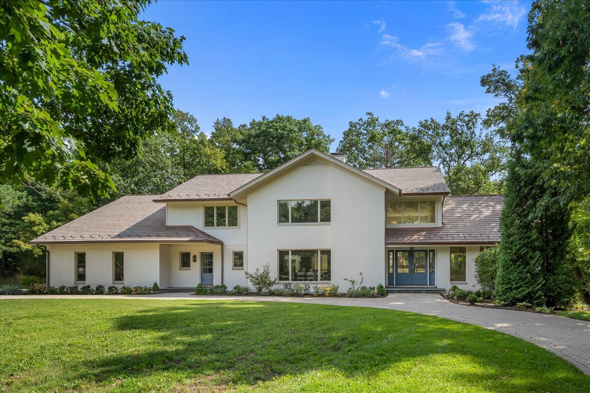 1221 Loch Lane
