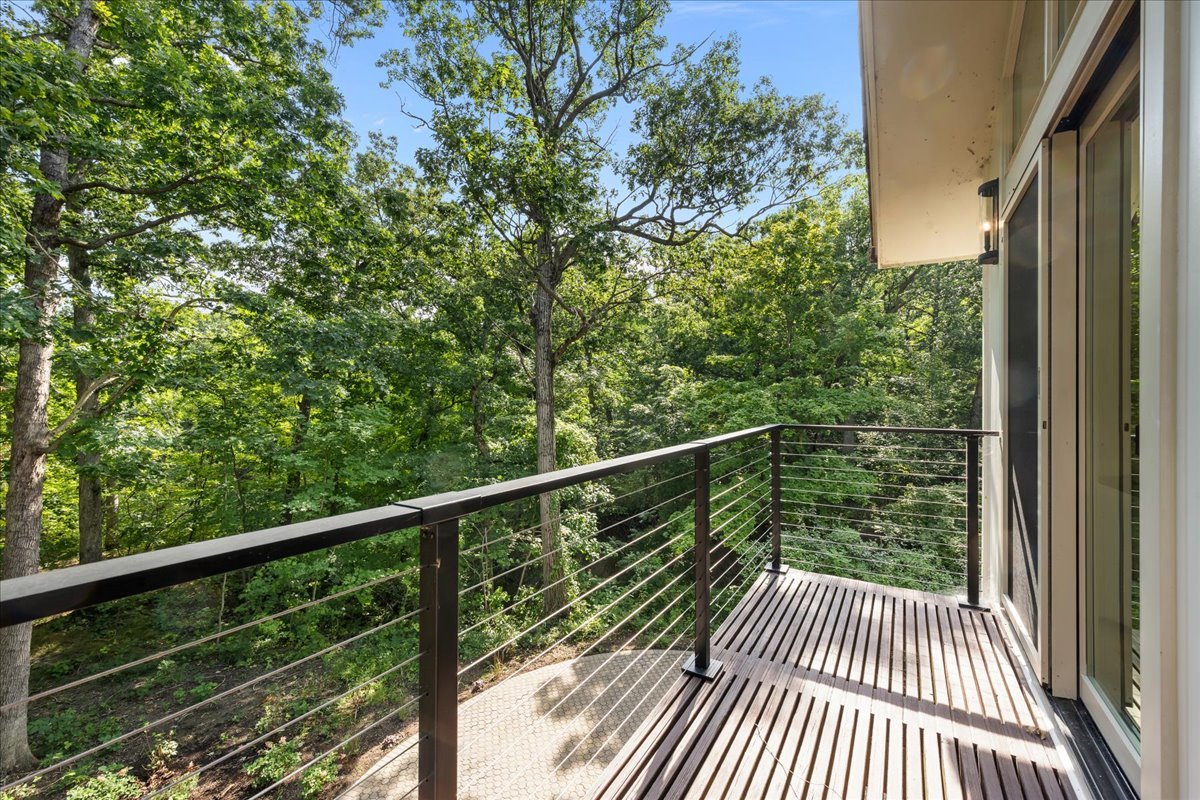 1221 Loch Lane