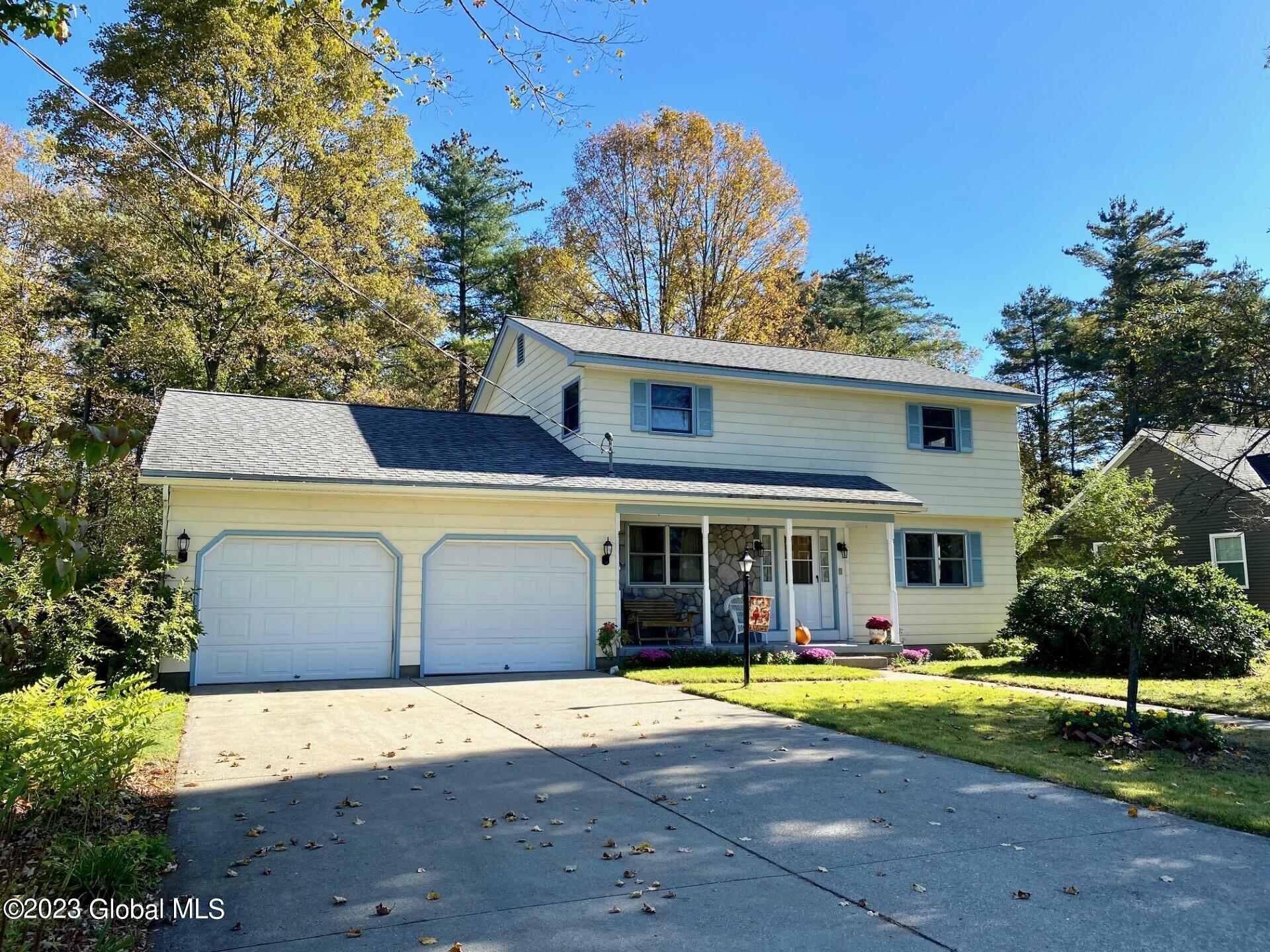 3 Oakwood Drive