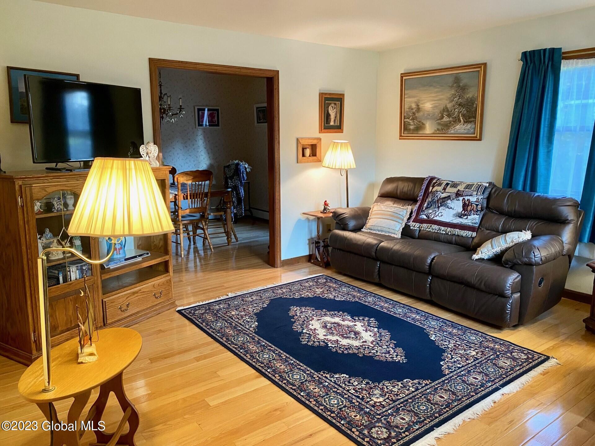 3 Oakwood Drive