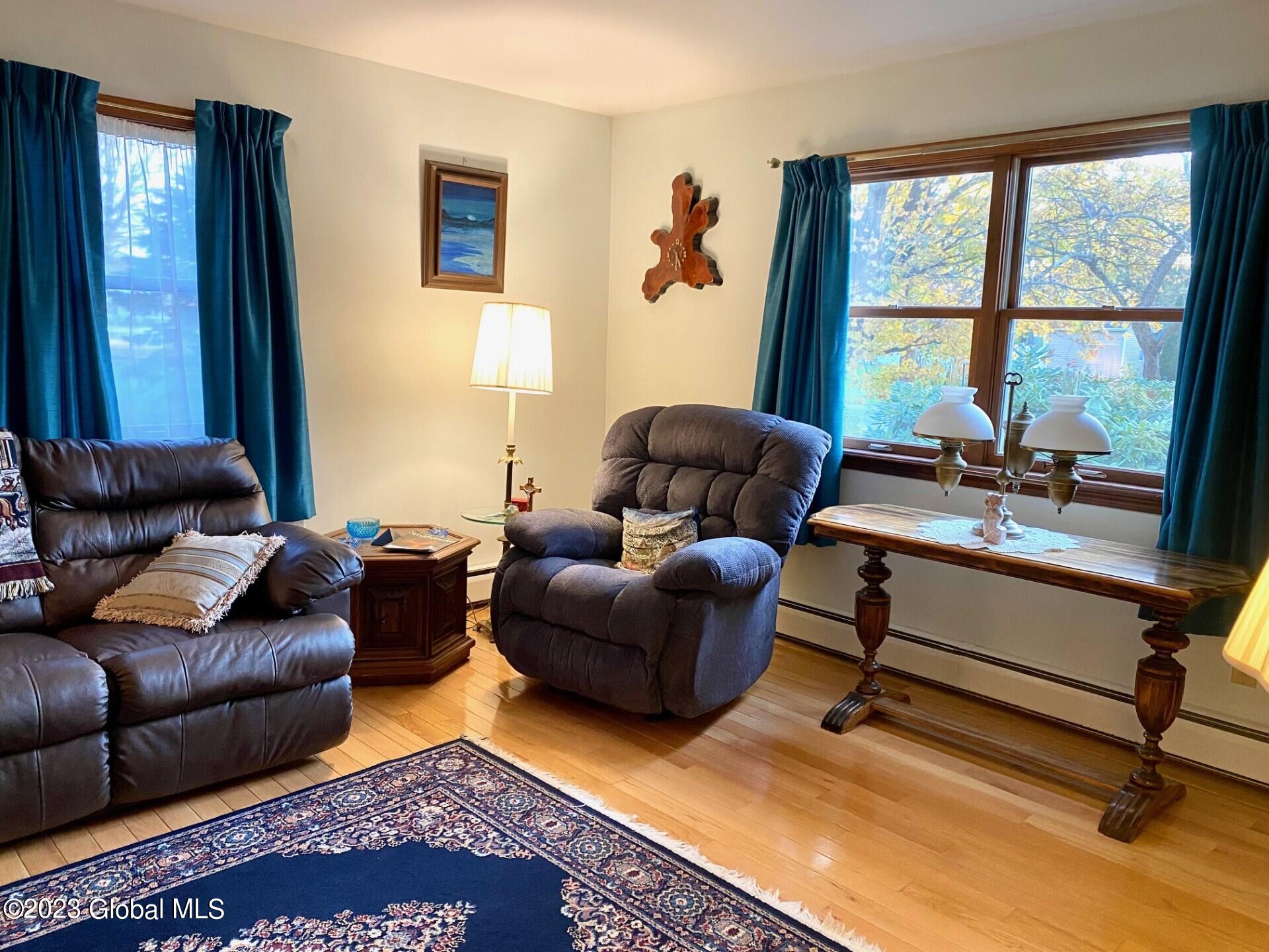 3 Oakwood Drive