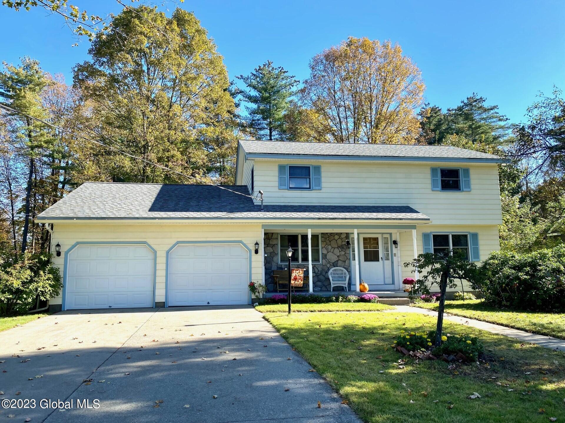 3 Oakwood Drive