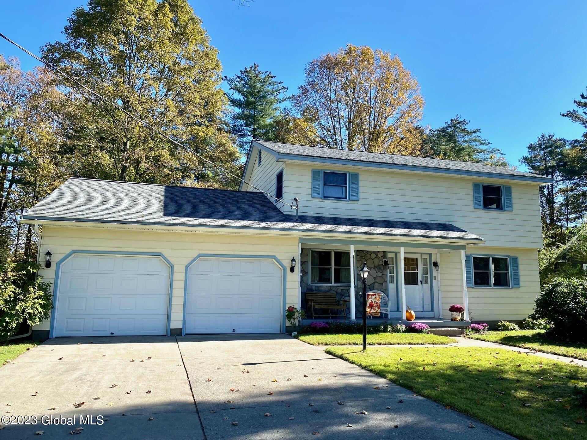 3 Oakwood Drive