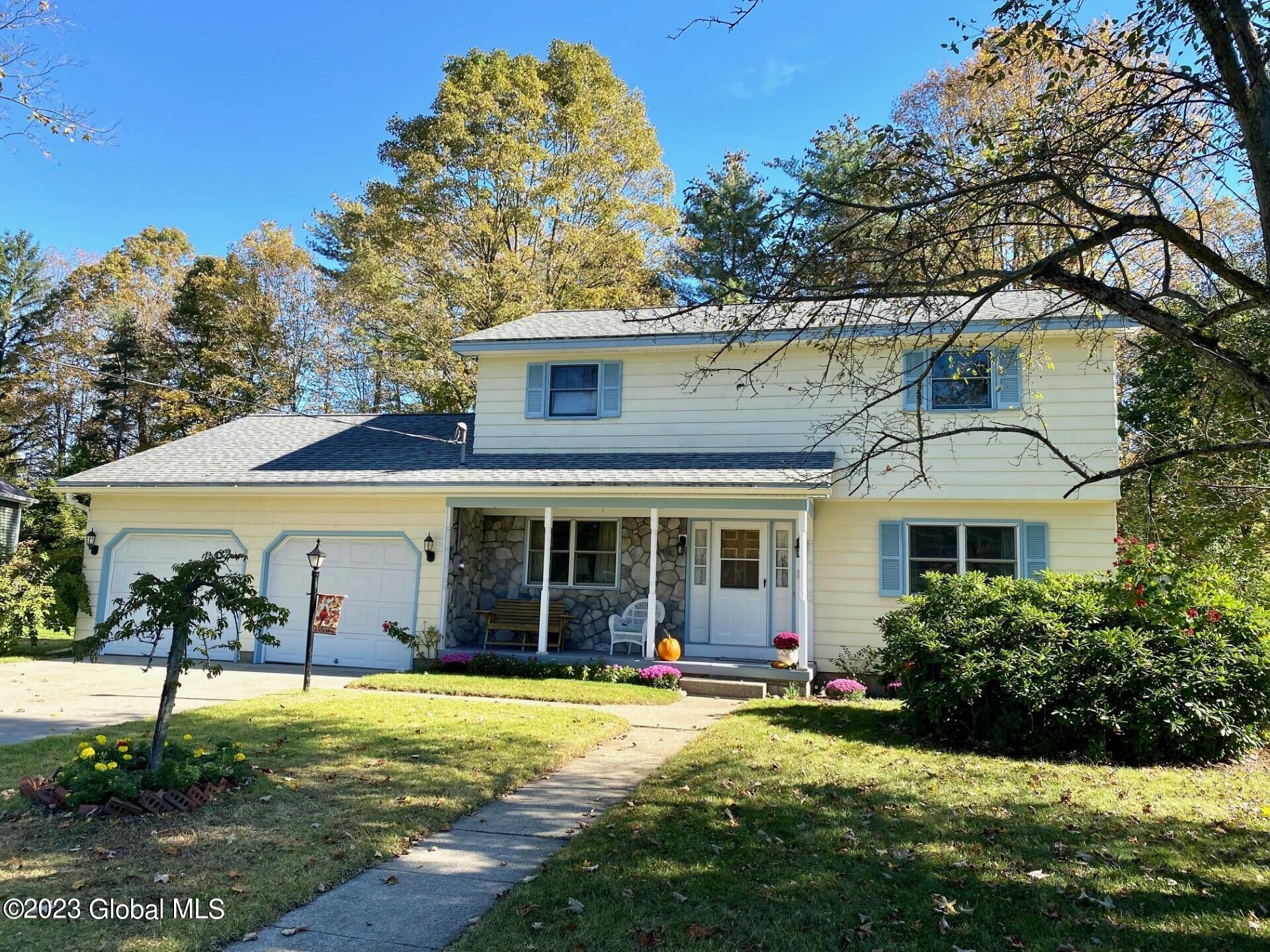 3 Oakwood Drive
