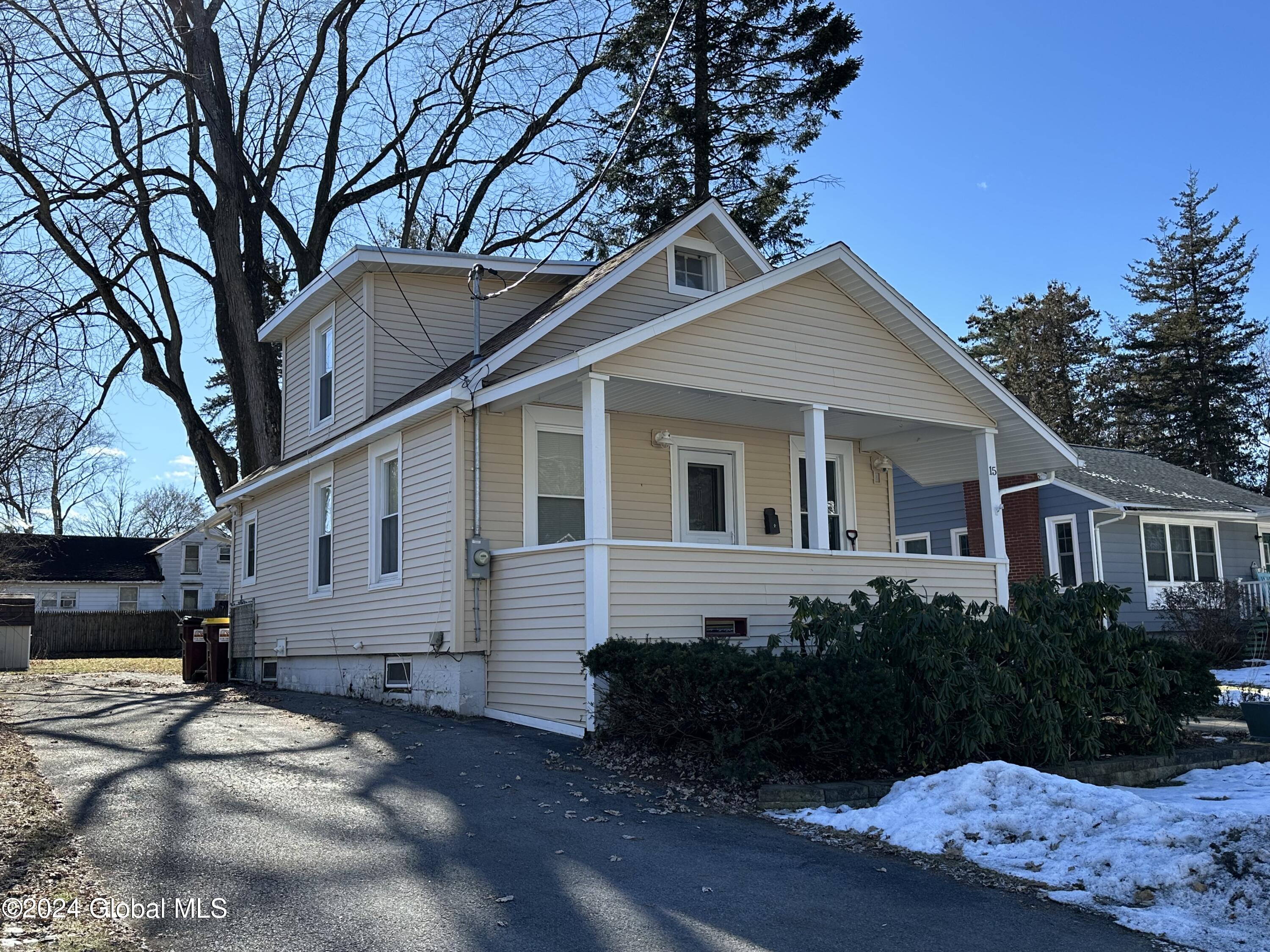 15 Douglas Avenue