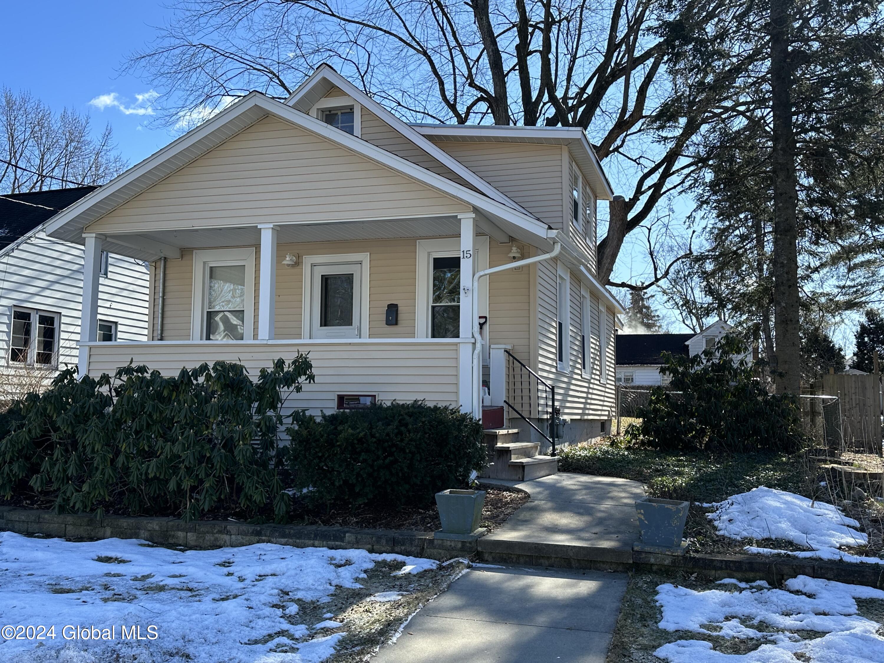 15 Douglas Avenue
