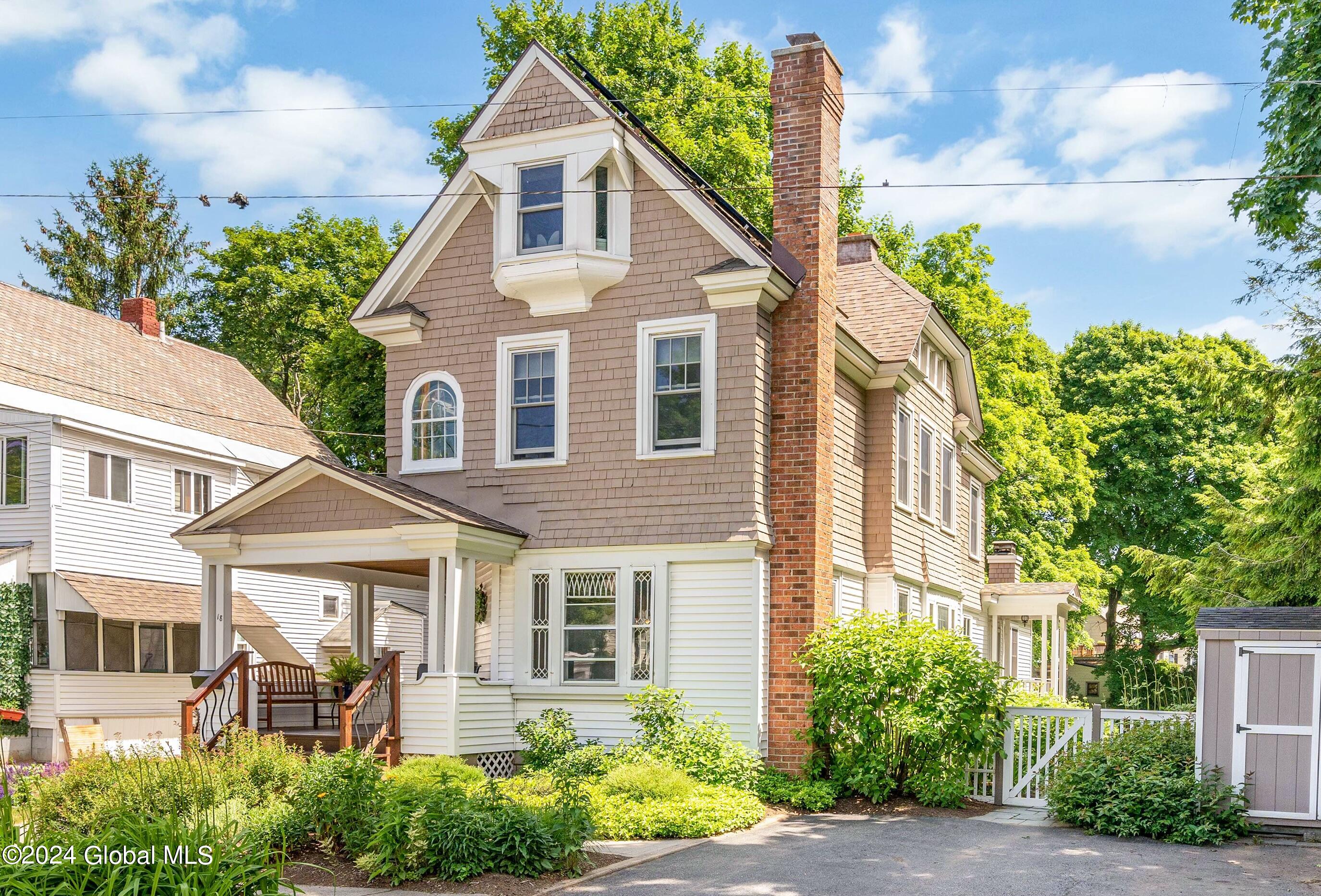 18 Monroe Street